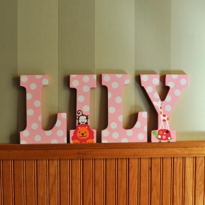 hand painted letters lily2