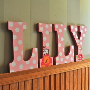 hand painted letters lily2_2